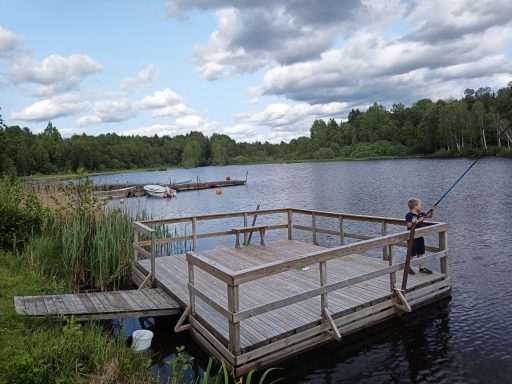 Angelsteg beim Bootsanleger