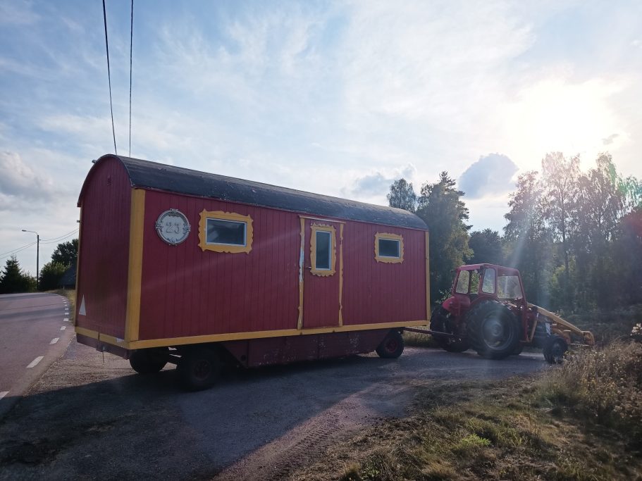 09/01: Zirkuswagen 23 kommt an